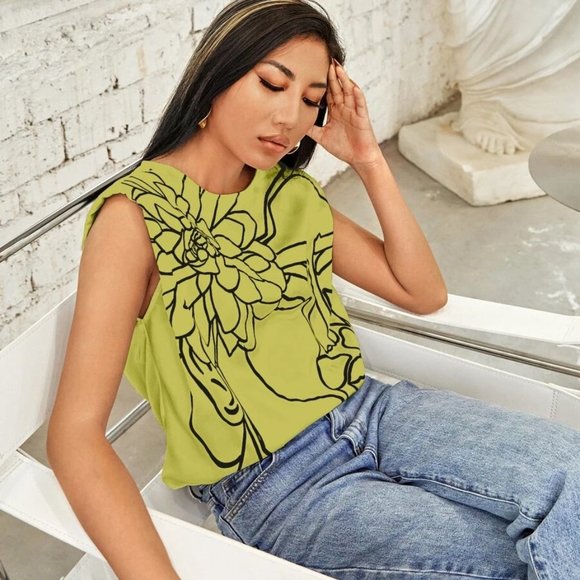 SHEIN X LILEE | Floral Print Shoulder Pad Sleeveless Blouse - Picture 2 of 4